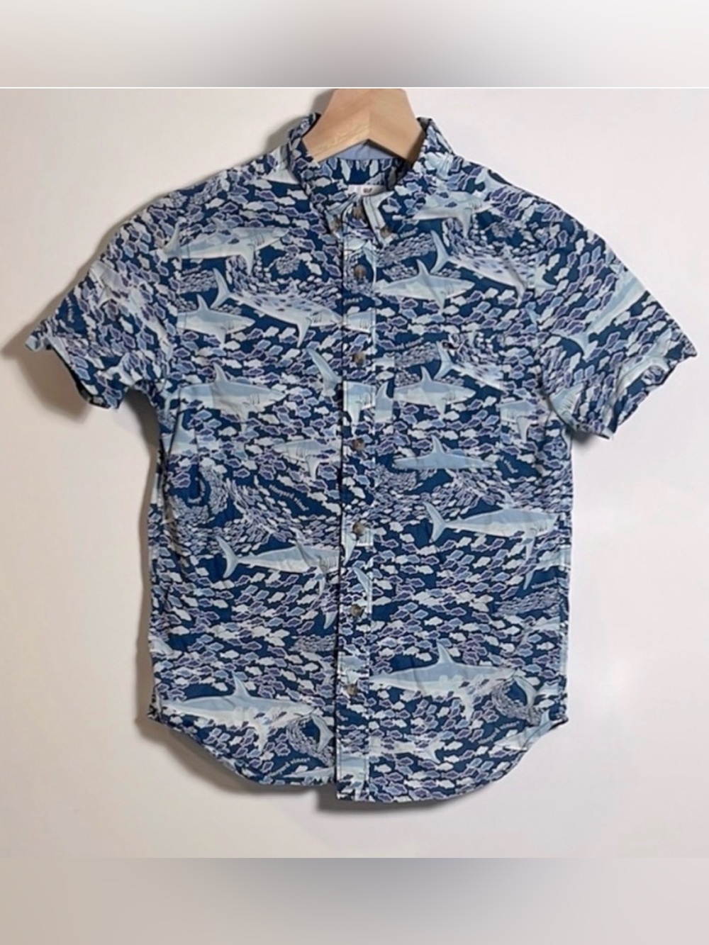 Vineyard Vines Kids (6/7) Blue Shark Patterned Shirt